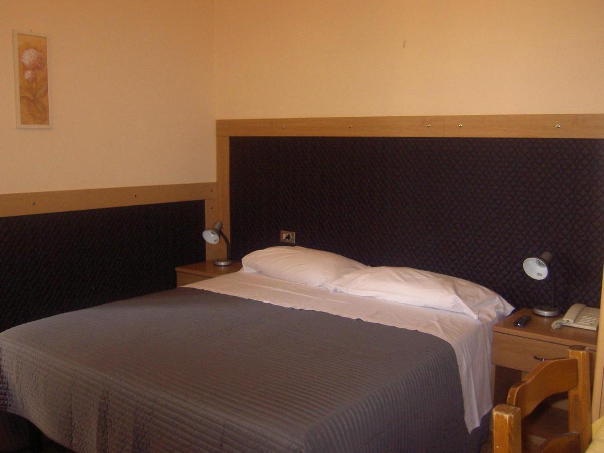 Hotel Doria Nago Zimmer foto
